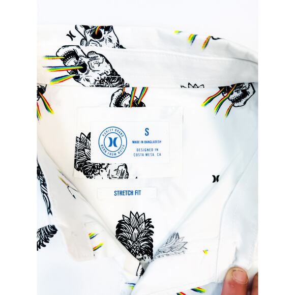 Hurley Skull Print Short Sleeve Button-Up Shirt - Men's Size S - Picture 4 of 6